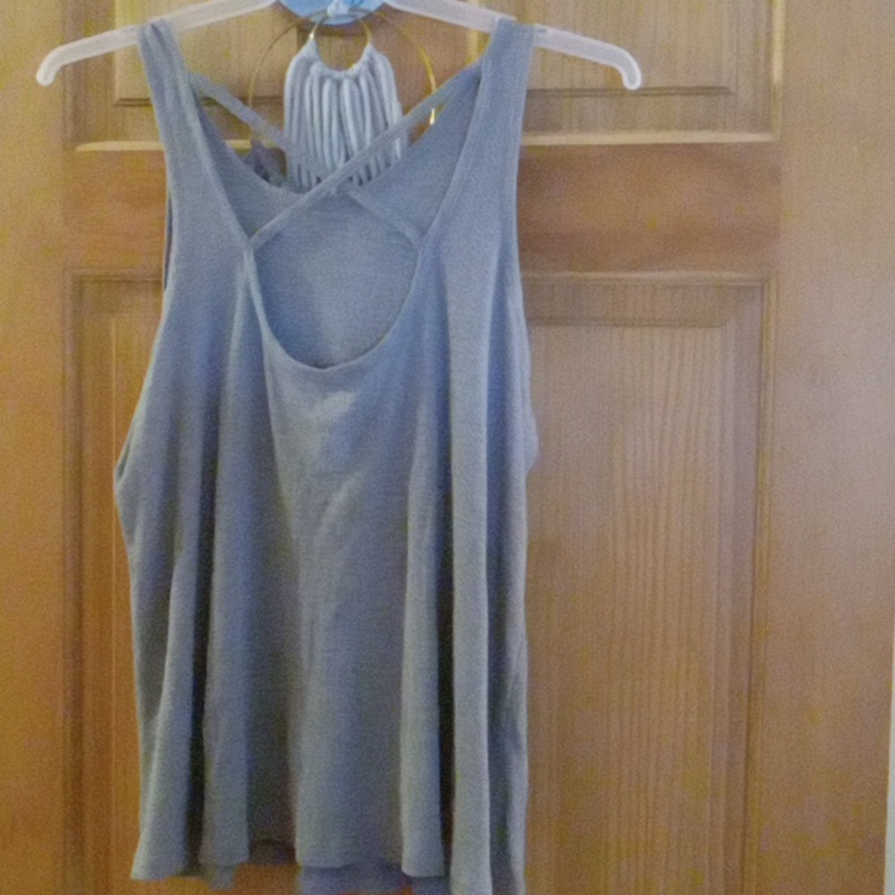 Gray tank - Picture 2 of 4